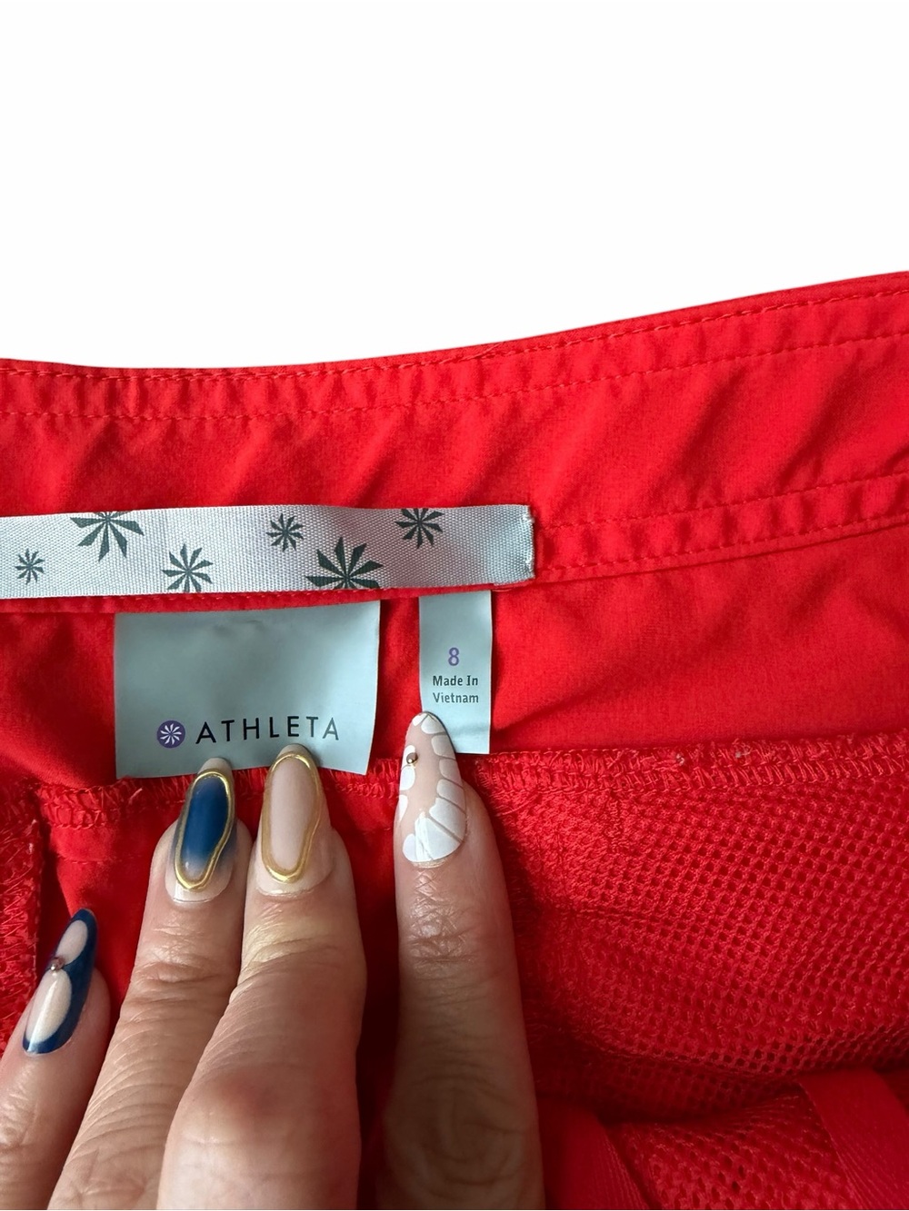 Athleta Coral Hiking Shorts size 8 - Picture 4 of 5